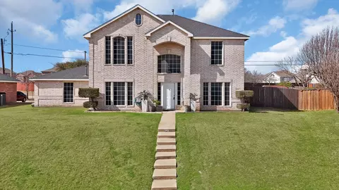 745 Woodridge Dr, Desoto, TX 75115