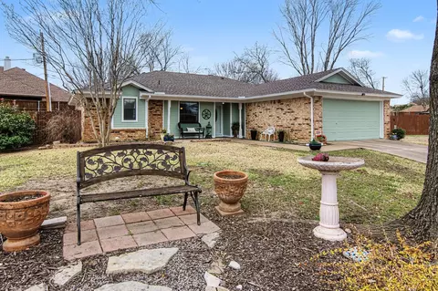 7449 Timberhill Dr, North Richland Hills, TX 76182