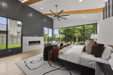 9457 Waterview Rd, Dallas, TX 75218