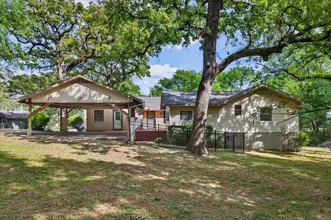 102 Summerall Dr, Mabank, TX 75156