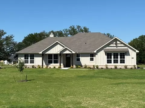 156 Oak Grove Way, Springtown, TX 76082