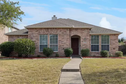 1328 Marvin Gdns, Lancaster, TX 75134