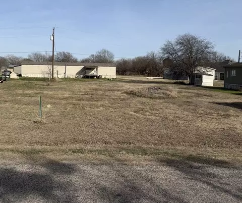 5431 Arrowhead Dr, Granbury, TX 76048