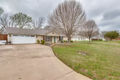 1013 Waterford Dr, Waxahachie, TX 75167