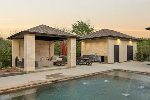 Exterior - 3706 Post Oak Trl, Corinth, TX 76210 photo 4 of 9