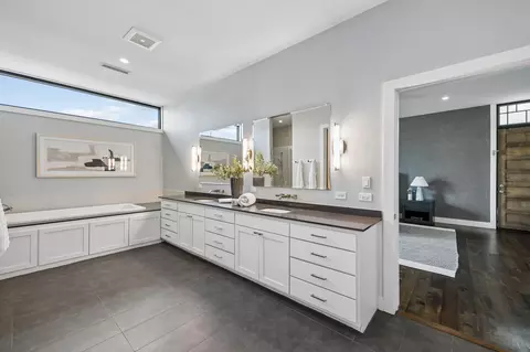 Bath - 3706 Post Oak Trl, Corinth, TX 76210 photo 1 of 5