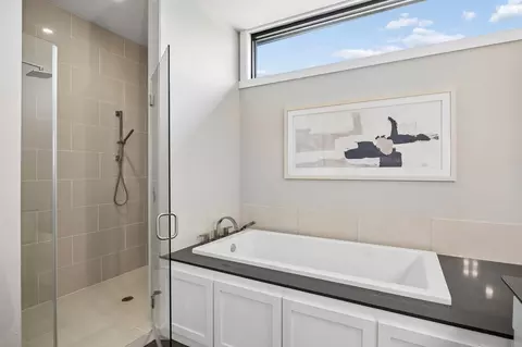 Bath - 3706 Post Oak Trl, Corinth, TX 76210 photo 3 of 5