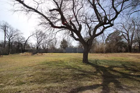 230 Sherman Dr, Pottsboro, TX 75076