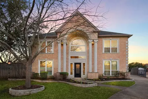7804 Baywood Ct, North Richland Hills, TX 76182