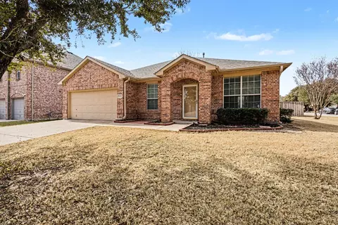 713 Dickerson Ln, Mansfield, TX 76063