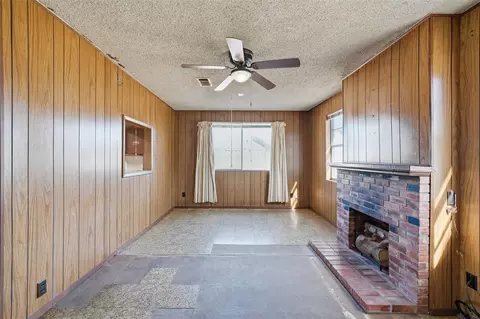 Living - 901 S Old Robinson Rd, Robinson, TX 76706 photo 3 of 6