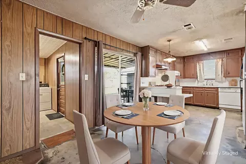 Dining - 901 S Old Robinson Rd, Robinson, TX 76706 photo 1 of 1