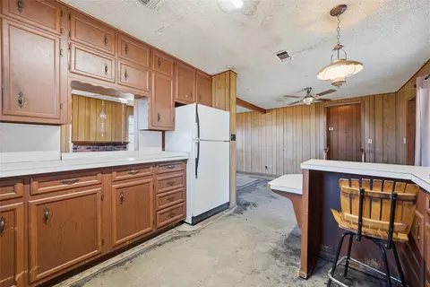 Kitchen - 901 S Old Robinson Rd, Robinson, TX 76706 photo 3 of 3