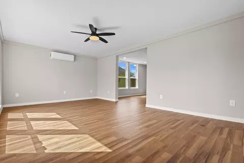 Living - 405 E 9th St, Kemp, TX 75143 photo 5 of 10