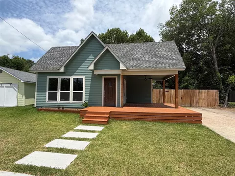 Exterior - 405 E 9th St, Kemp, TX 75143 photo 2 of 3