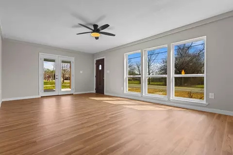 Living - 405 E 9th St, Kemp, TX 75143 photo 2 of 10