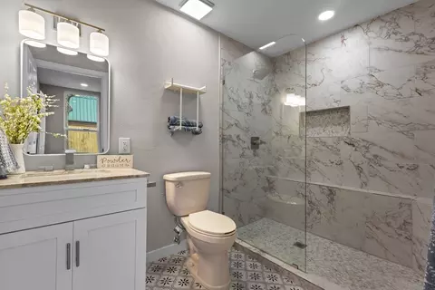 Bath - 405 E 9th St, Kemp, TX 75143 photo 3 of 4
