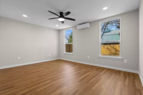Living - 405 E 9th St, Kemp, TX 75143 photo 8 of 10