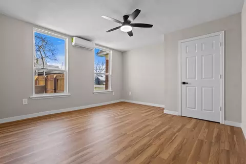 Living - 405 E 9th St, Kemp, TX 75143 photo 9 of 10