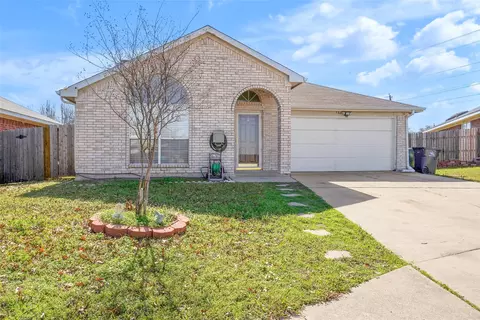 736 W Colony Dr, Arlington, TX 76001