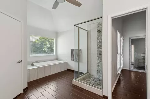 Bath - 3446 Spring Willow Dr, Grapevine, TX 76051 photo 2 of 4