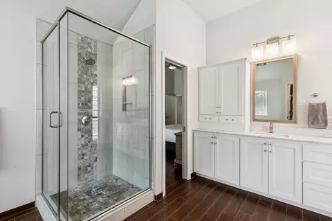 Bath - 3446 Spring Willow Dr, Grapevine, TX 76051 photo 3 of 4