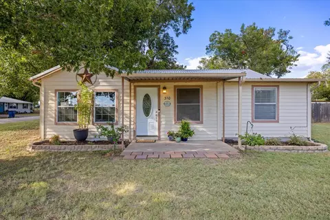 310 W 6th St, Tolar, TX 76476