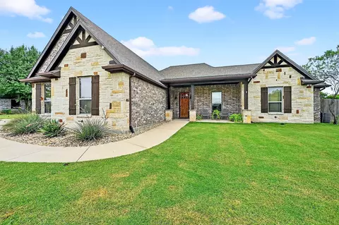 686 Cypress Point Dr, Gunter, TX 75058
