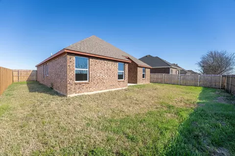 Exterior - 1020 Springview Ln, Mabank, TX 75147 photo 4 of 4