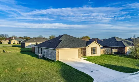 200 Seminole Trl, Alvarado, TX 76009