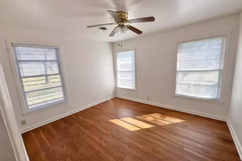 Bedroom - 809 Crescent St, Denton, TX 76201 photo 4 of 7