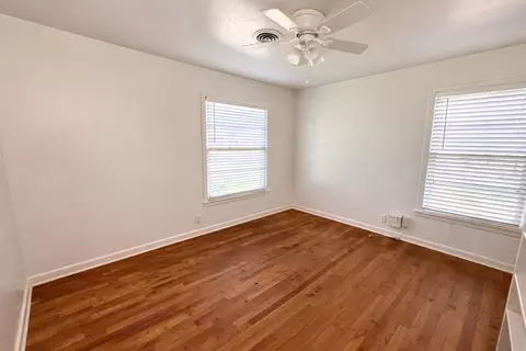 Bedroom - 809 Crescent St, Denton, TX 76201 photo 3 of 7