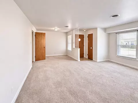 Living - 809 Crescent St, Denton, TX 76201 photo 4 of 4