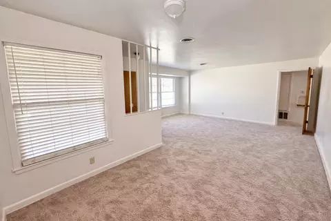 Living - 809 Crescent St, Denton, TX 76201 photo 2 of 4