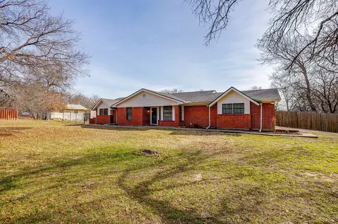 306 Valley Trail Dr, Weatherford, TX 76087