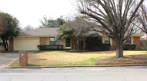 712 Prairie Wind Blvd, Stephenville, TX 76401