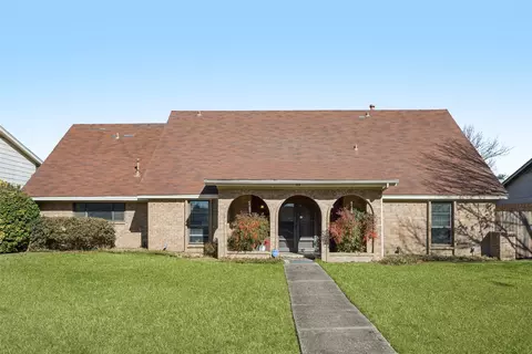 2929 Marsann Ln, Farmers Branch, TX 75234