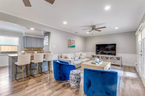 2476 Pinebluff Dr, Dallas, TX 75228