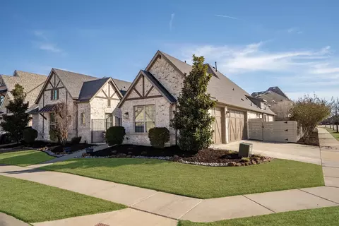 Exterior - 1125 11th St, Argyle, TX 76226 photo 3 of 5