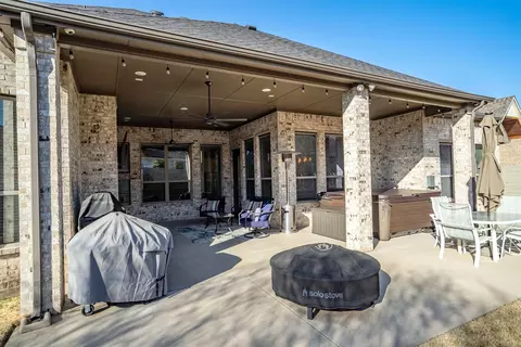 Exterior - 1125 11th St, Argyle, TX 76226 photo 2 of 5