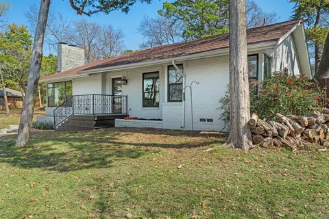 1408 S Corinth Street Rd, Dallas, TX 75203