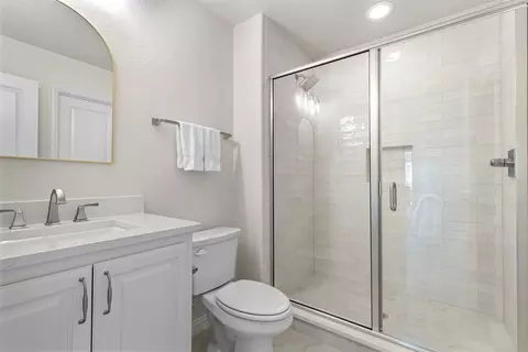 Bath - 4610 Durst Ln, Prosper, TX 75078 photo 7 of 7
