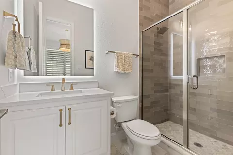 Bath - 4610 Durst Ln, Prosper, TX 75078 photo 4 of 7