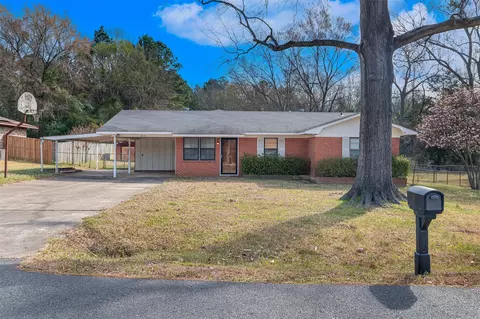 8533 Meadow Parkway Dr, Shreveport, LA 71108