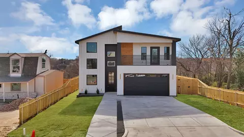 2809 NW 16th St, Fort Worth, TX 76106