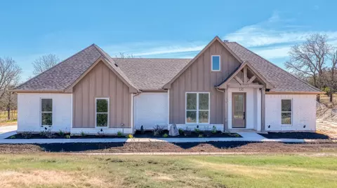 124 Norene Ln, Weatherford, TX 76088
