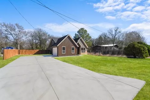Exterior - 508 Luzon St, Tool, TX 75143 photo 5 of 6
