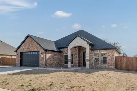 503 Limestone Cir, Mabank, TX 75147