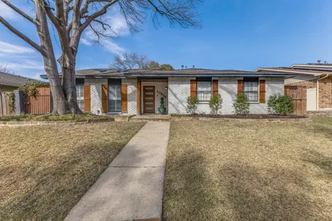 10819 Wallbrook Dr, Dallas, TX 75238