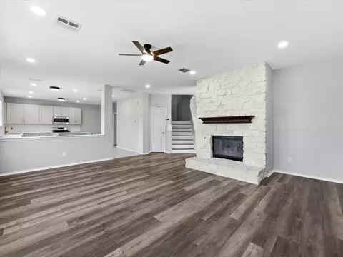 137 Heritage Dr, Crowley, TX 76036